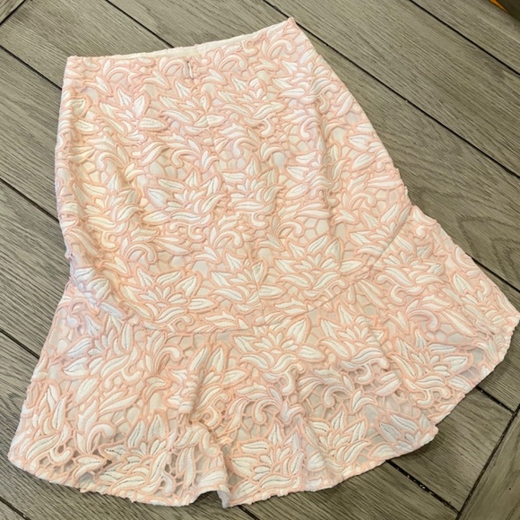 Women’s light pink Club Monaco skirt - Picture 2 of 4